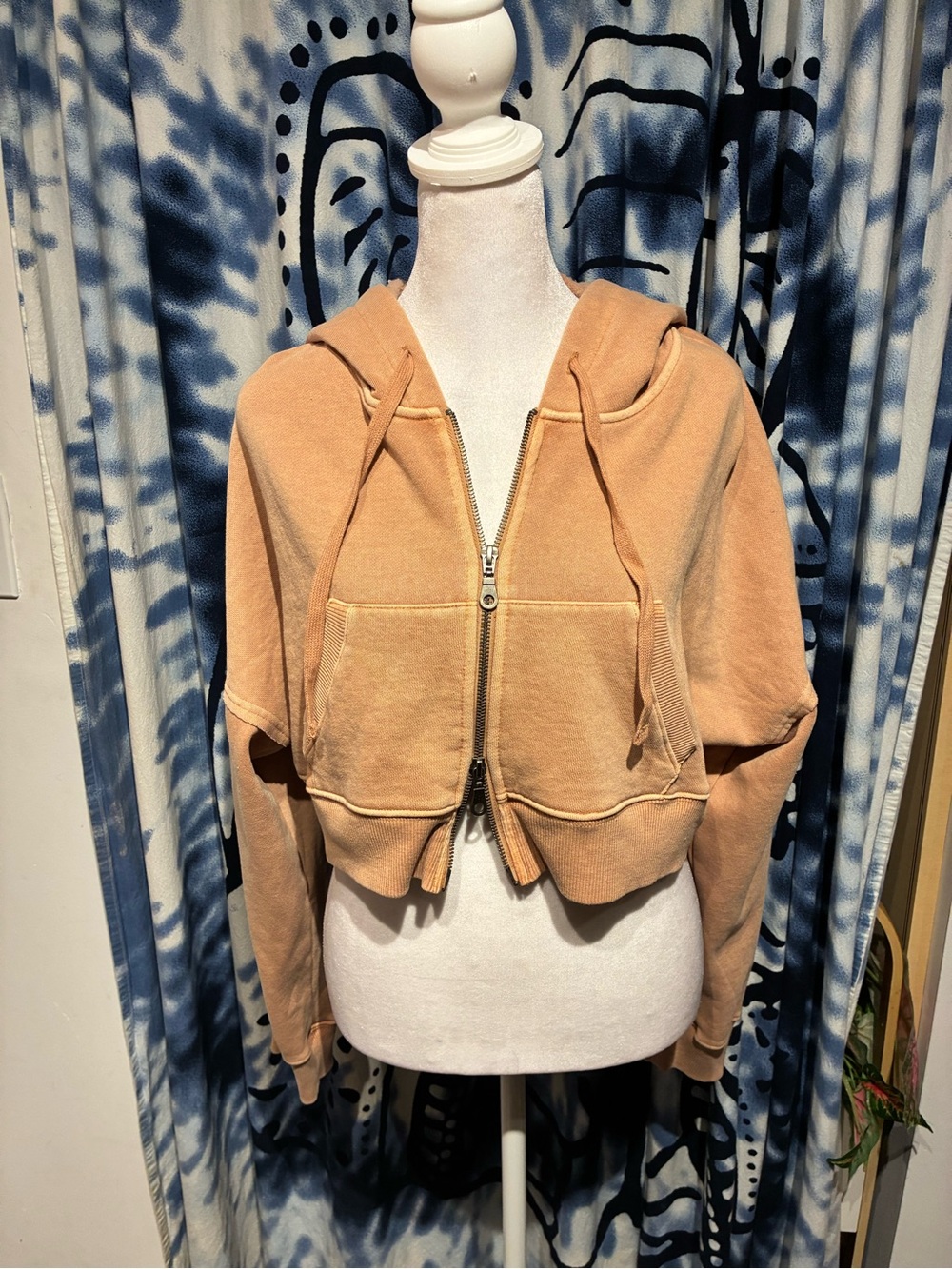 Aeropostale Cropped Zip-Up Hoodie in Tan
